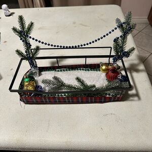 Candle/statue holder